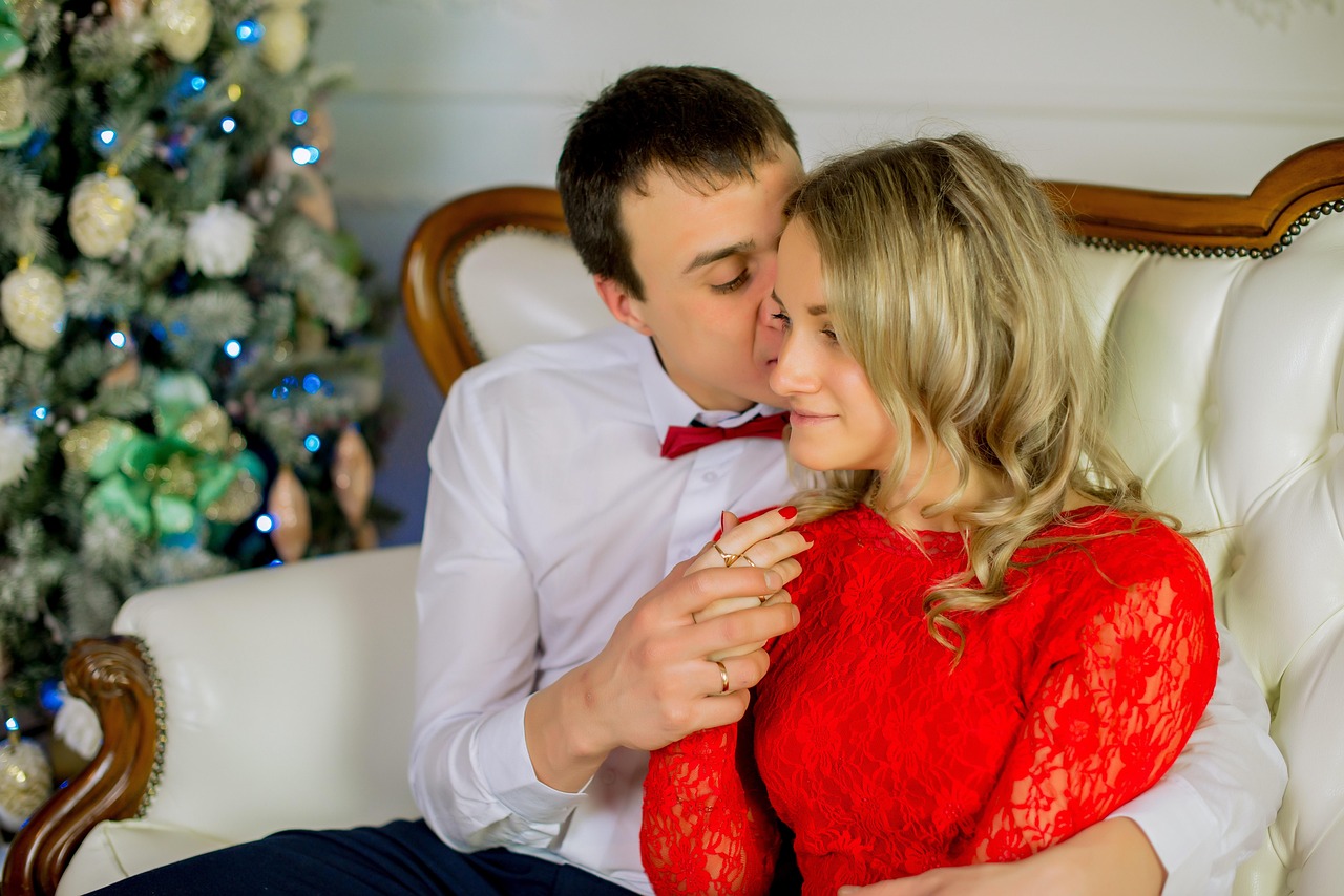 Immagine romantica con dedica notturna per il 30 dicembre 2025, simbolo di amore e affetto.