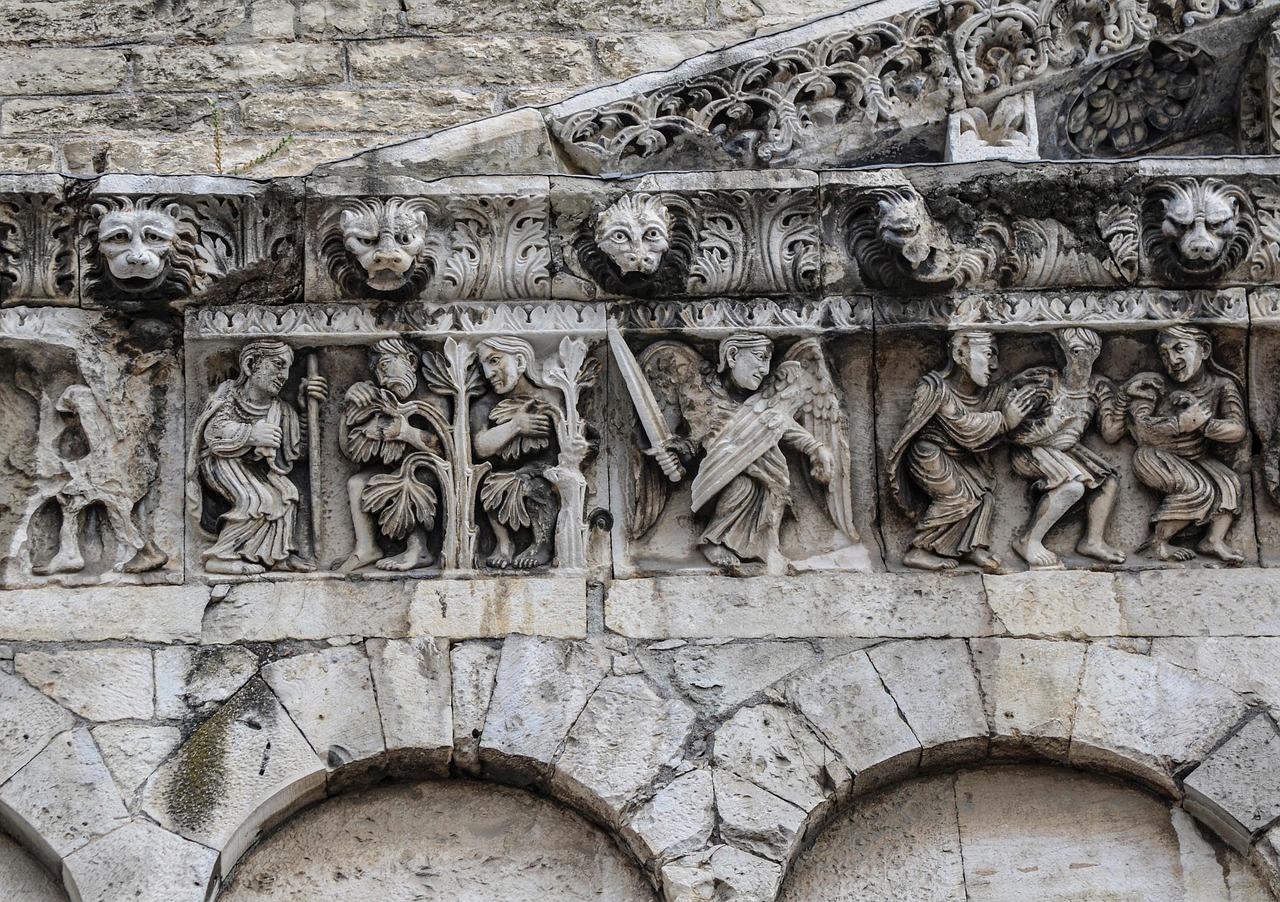 Panorama di Brescia con monumenti storici e antichi, ideale per appassionati di arte e cultura.