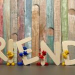 Immagine di un sole che sorge, simbolo di amicizia e nuovi inizi, per il 14 aprile 2026.